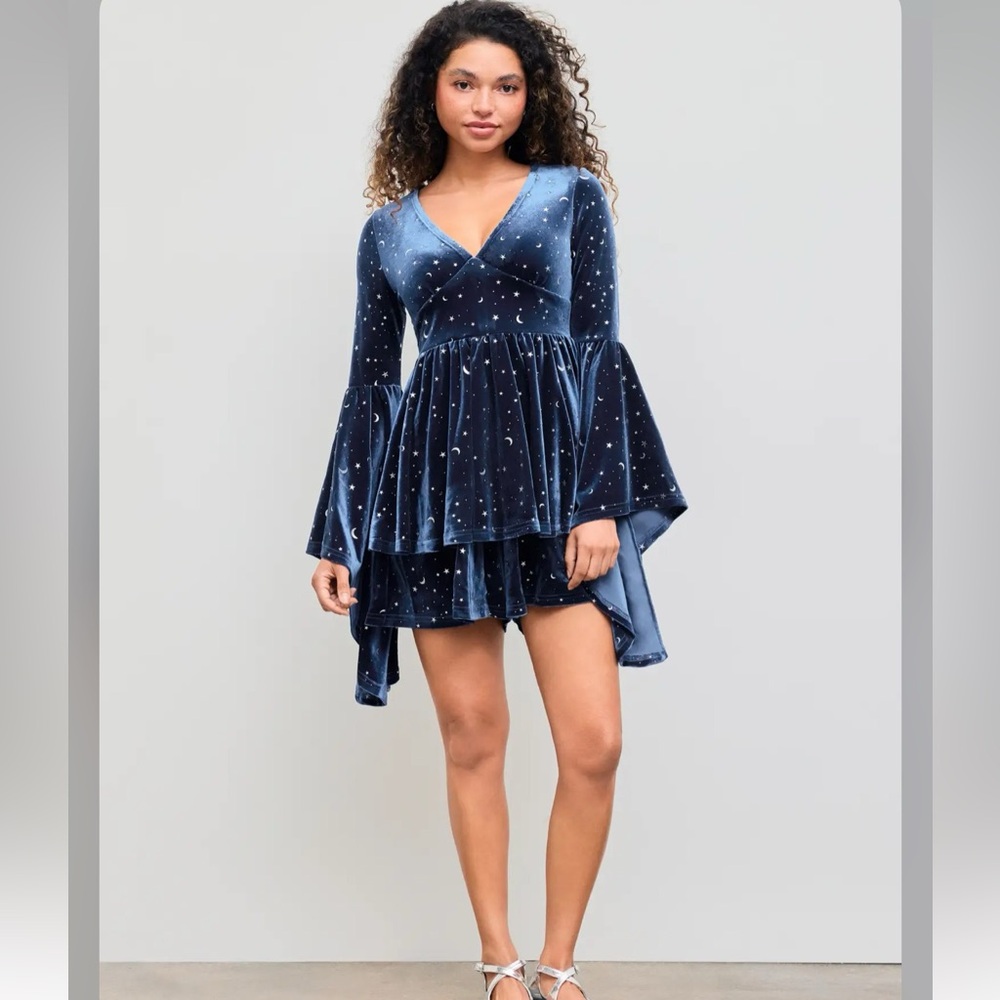 Cider VELVET V-NECK STAR & MOON PATTERN BELL SLEEVE ROMPER XS CC15-16 - Picture 2 of 6